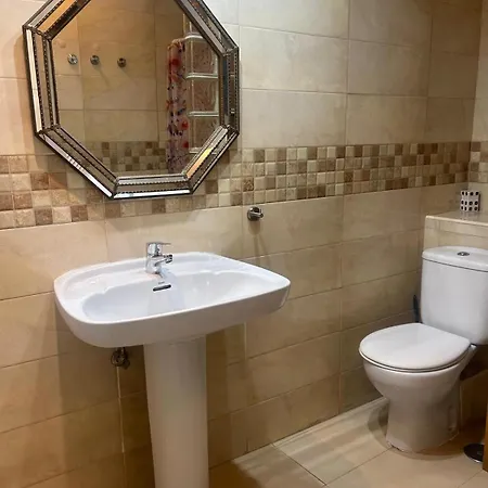 Benidorm Apartament דירה